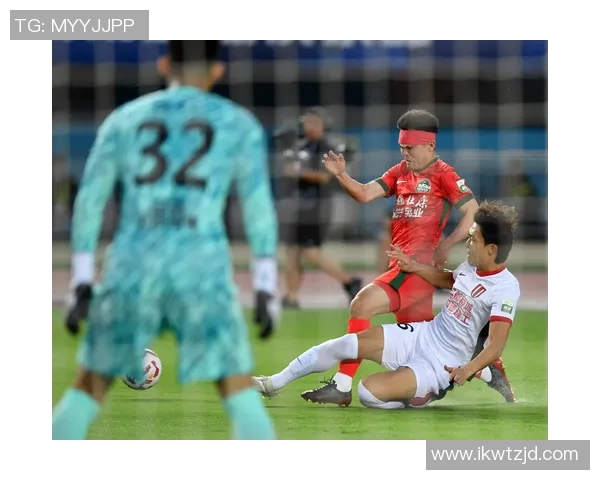 中国足球的真正传奇球星们:他们如何定义中国足球的辉煌与挑战 中国足球的真正传奇球星们:他们如何定义中国足球的辉煌与挑战