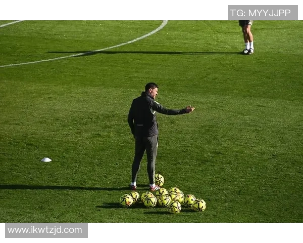 知名足球球星突遭车祸受伤引关注最新情况牵动球迷心